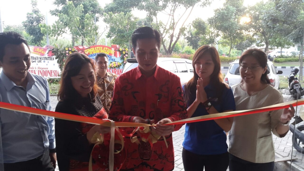 The official opening of a branch office Phintraco SECURITIES Surabaya